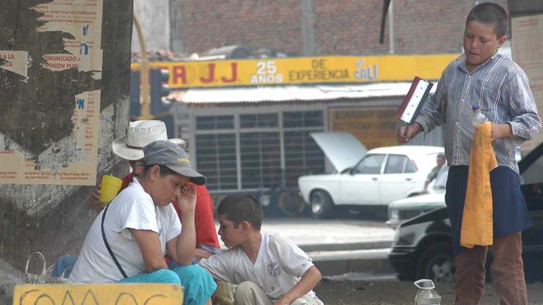Padres que utilicen a sus hijos para mendigar perderán la patria potestad