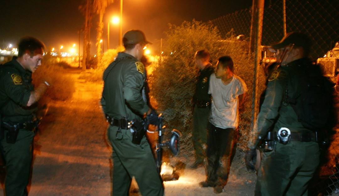 Detención de traficantes de personas en México. Foto: Getty Detención de traficantes de personas en México. Foto: Getty