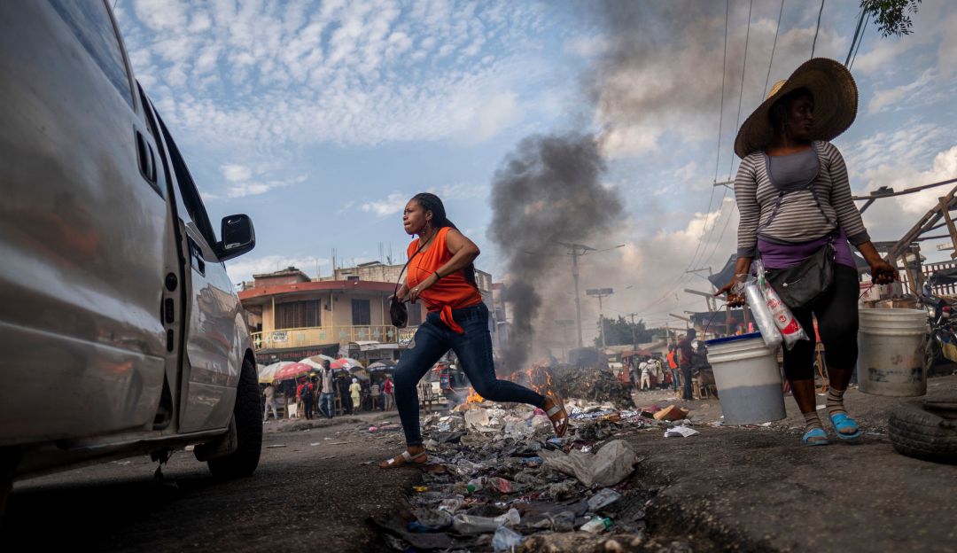 Búsqueda de gasolina en Haití Búsqueda de gasolina en Haití