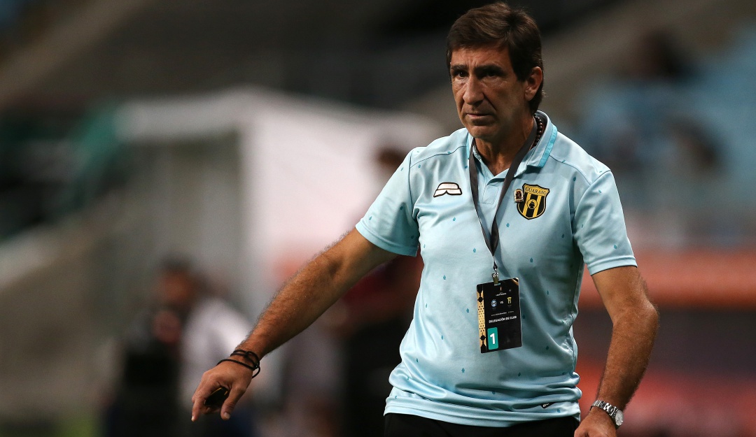 Gustavo Costas, durante su etapa como técnico de Guaraní. Gustavo Costas, durante su etapa como técnico de Guaraní.