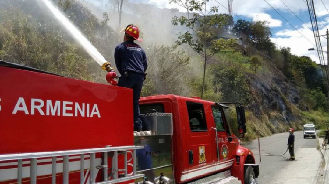 Bomberos, personal y dotación dolor de cabeza cada año en Armenia