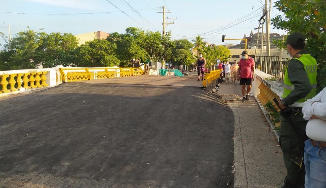 Los residentes de este barrio alegan que los trabajos no cumplen con los requisitos estándares de seguridad y de estética Los residentes de este barrio alegan que los trabajos no cumplen con los requisitos estándares de seguridad y de estética