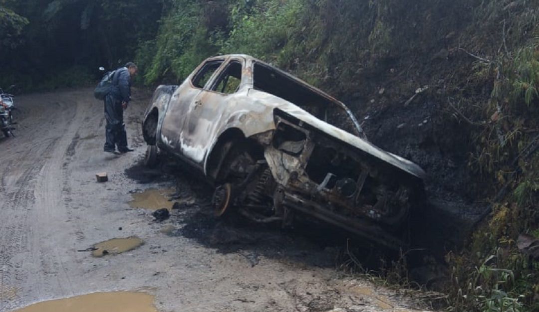 En el sector de La Herradura, uno de los vehículos en los que se transportaban fue incinerado. En el sector de La Herradura, uno de los vehículos en los que se transportaban fue incinerado.