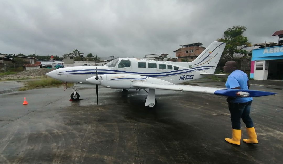 Avión que trasportaba al diputado y a su familia Avión que trasportaba al diputado y a su familia