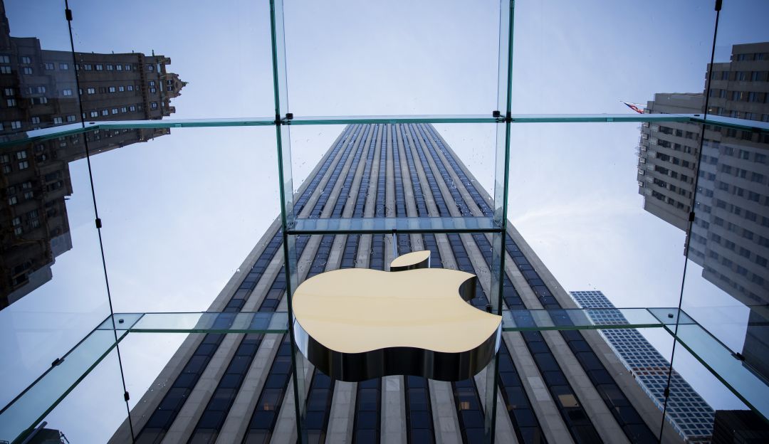 Apple. Apple.