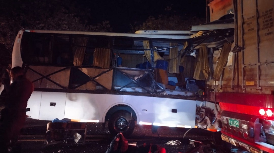 Grave accidente en la vía Bogotá Ibagué deja 4 muertos y 15 heridos
