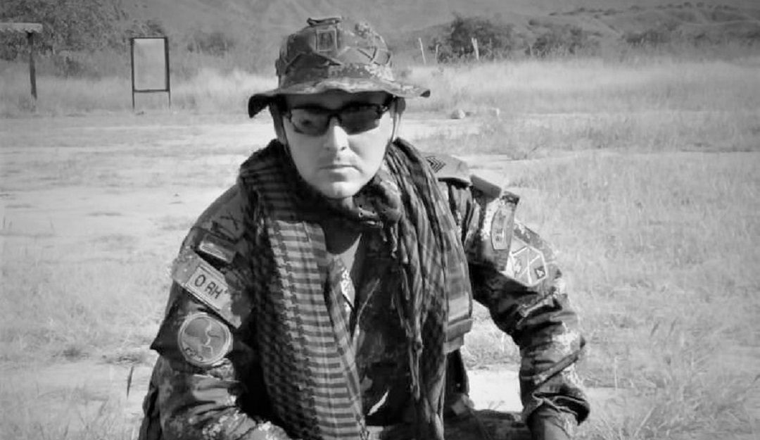 Sargento asesinado (Q.E.P.D.) Sargento asesinado (Q.E.P.D.)