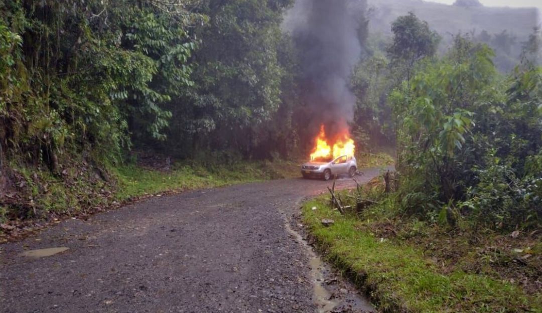 Vehículo incinerado en el pasado paro armado Vehículo incinerado en el pasado paro armado