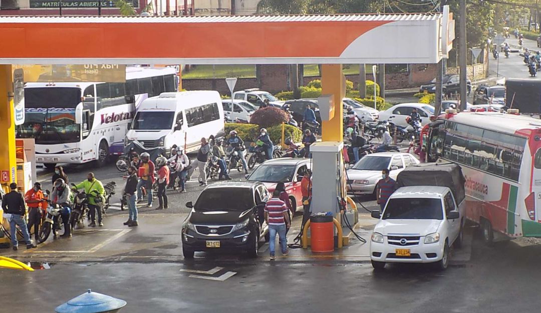 Alza en precio de los combustibles Alza en precio de los combustibles