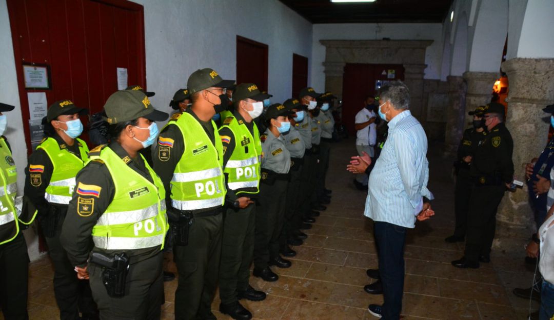 Se realizaron controles en varios sectores de la ciudad, con más de 1.500 agentes de la Policía a lo largo y ancho de la ciudad. Se realizaron controles en varios sectores de la ciudad, con más de 1.500 agentes de la Policía a lo largo y ancho de la ciudad.
