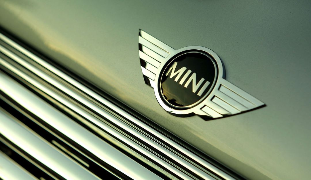 Mini Cooper. Mini Cooper.