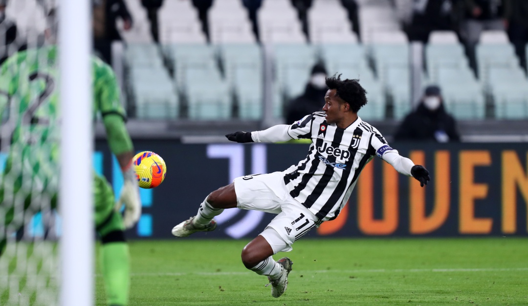 Cuadrado y Ospina se enfrentaron en Turín. Cuadrado y Ospina se enfrentaron en Turín.