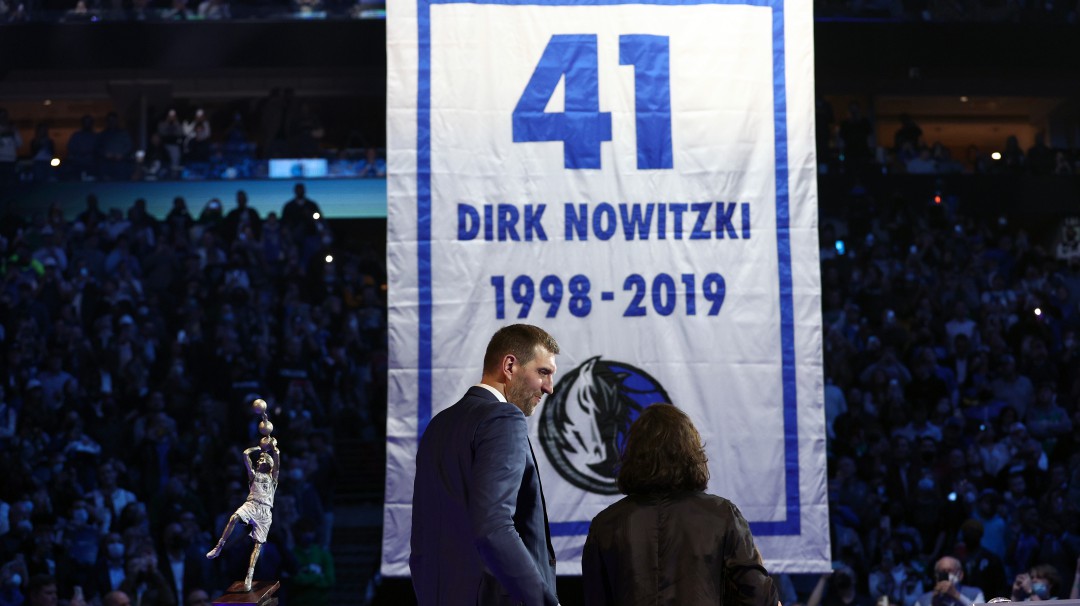 Dallas Mavericks retiran el número 41 en honor de Dirk Nowitzki