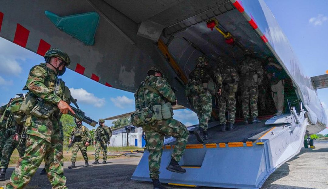 Más de 600 integrantes del Ejército adelantan operaciones en Arauca para garantizar un retorno seguro de familias desplazadas. Más de 600 integrantes del Ejército adelantan operaciones en Arauca para garantizar un retorno seguro de familias desplazadas.