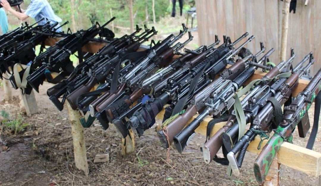 Suspenden 4 funcionarios por pérdida de 22 fusiles de la policía en Sucre Suspenden 4 funcionarios por pérdida de 22 fusiles de la policía en Sucre