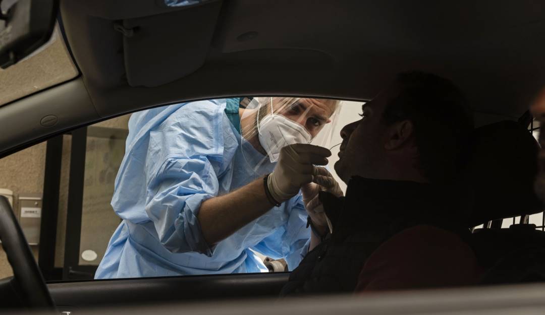Toma de pruebas contra el coronavirus en Chipre. Foto: Getty Toma de pruebas contra el coronavirus en Chipre. Foto: Getty