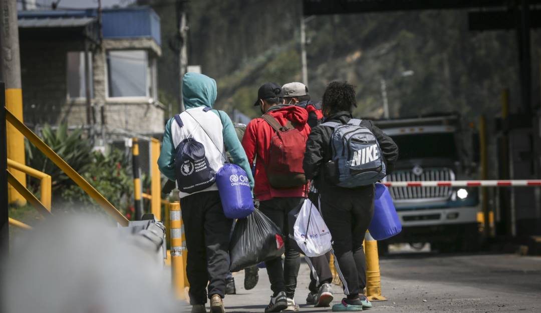 Paso de migrantes venezolanos de Colombia a Ecuador. Foto: Getty Paso de migrantes venezolanos de Colombia a Ecuador. Foto: Getty