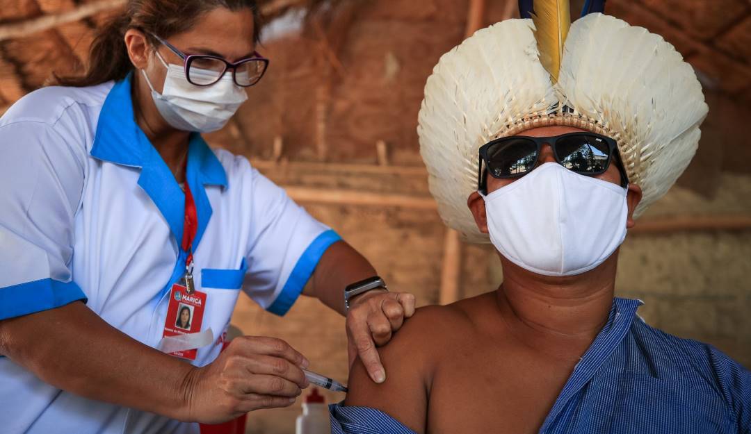 Vacunación de indígenas en Brasil. Foto: Getty Vacunación de indígenas en Brasil. Foto: Getty