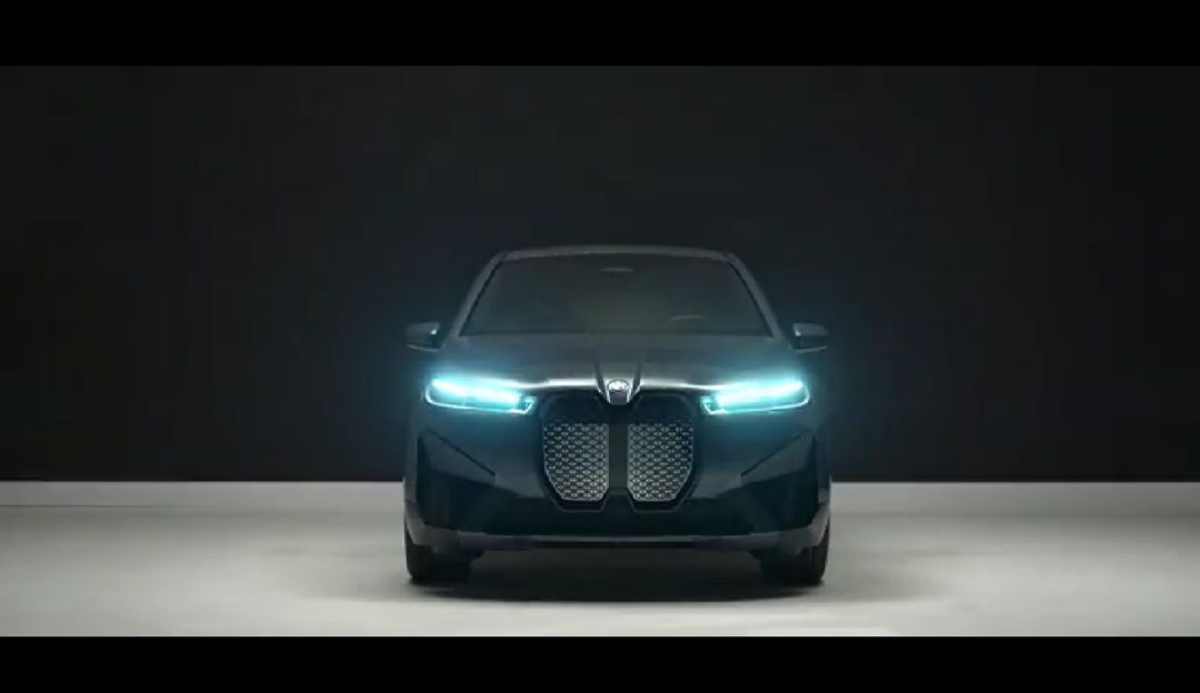 Con un solo botón puede cambiar el color de la última camioneta de BMW Con un solo botón puede cambiar el color de la última camioneta de BMW