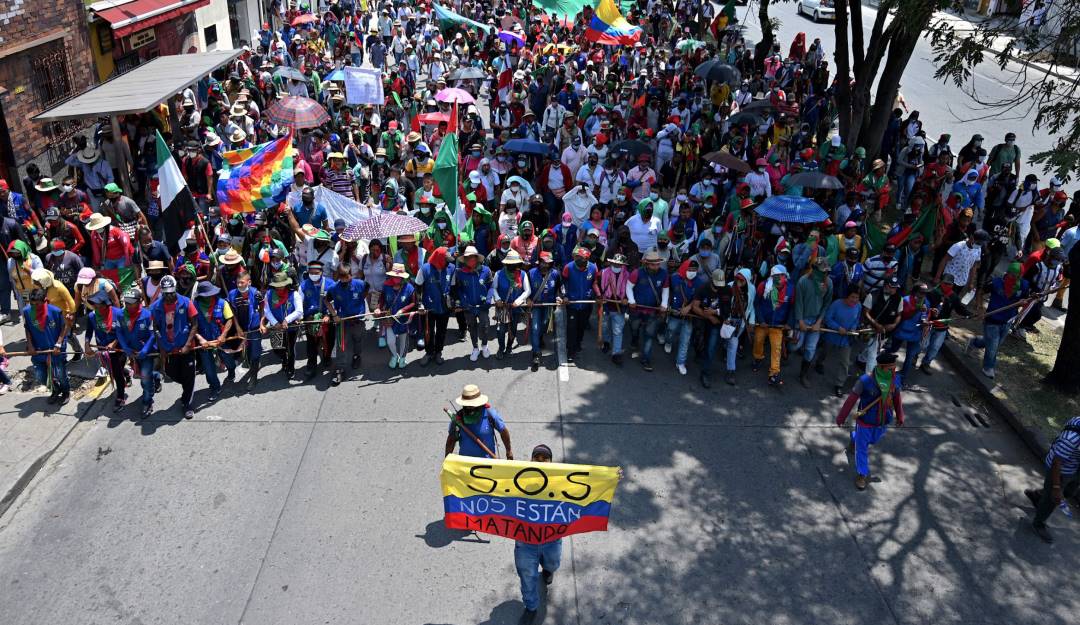 Manifestaciones contra la violencia y asesinato de líderes sociales y defensores de derechos humanos en Colombia. Foto: Getty Manifestaciones contra la violencia y asesinato de líderes sociales y defensores de derechos humanos en Colombia. Foto: Getty