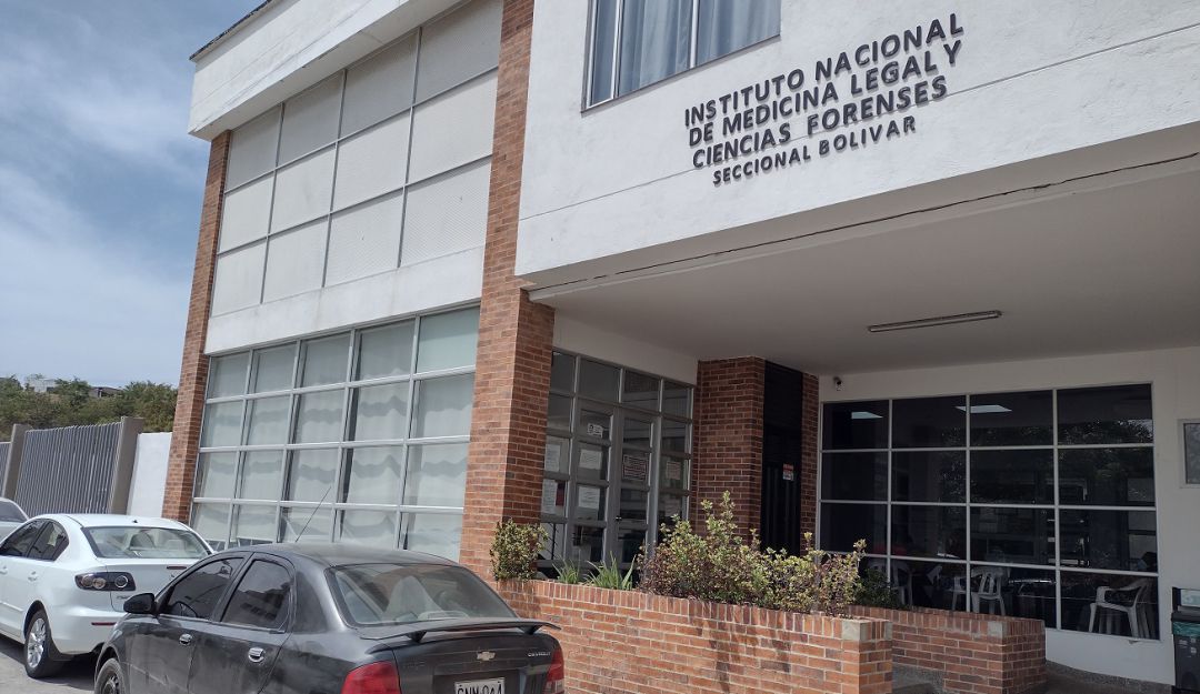 Las primeras indagaciones indican que la mujer se habría lanzado del piso 12 de la torre 5 del conjunto Terrazas de Calicanto Las primeras indagaciones indican que la mujer se habría lanzado del piso 12 de la torre 5 del conjunto Terrazas de Calicanto