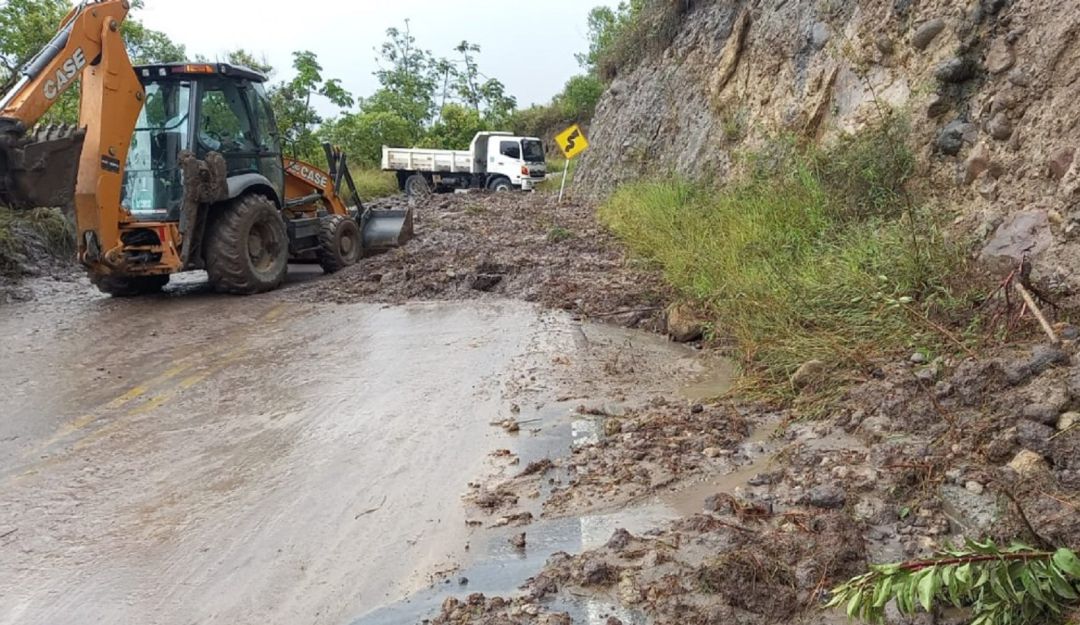 Pitalito Huila reporta 14 puntos críticos por la ola invernal. Pitalito Huila reporta 14 puntos críticos por la ola invernal.