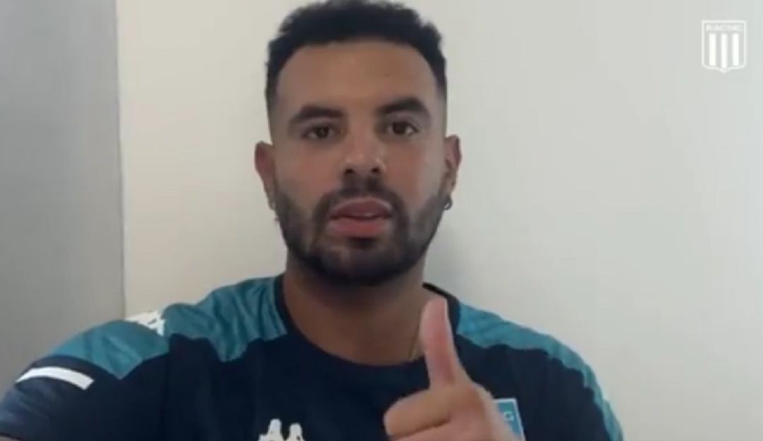 Edwin Cardona saluda a los hinchas de Racing desde su aislamiento. Edwin Cardona saluda a los hinchas de Racing desde su aislamiento.