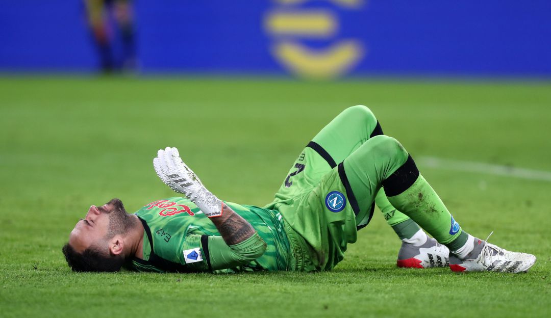 David Ospina estaría inicialmente dos semanas fuera de las canchas. David Ospina estaría inicialmente dos semanas fuera de las canchas.