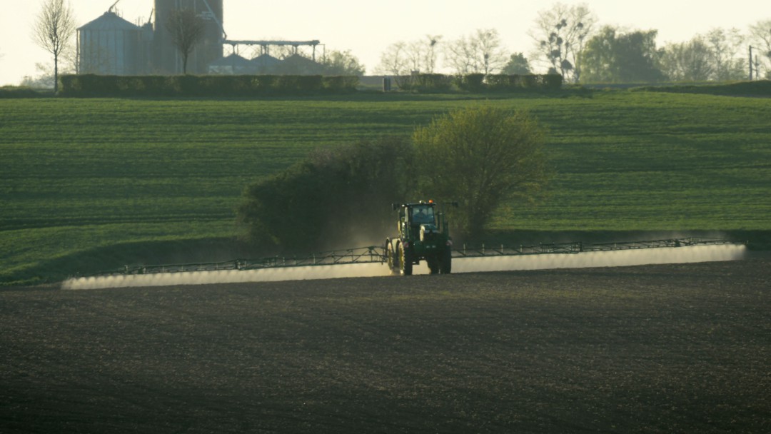 Científicos piden reducir al 50% las importaciones de glifosato en México