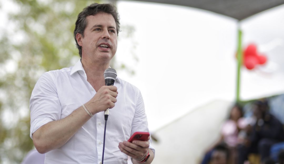 Juan Manuel Galán pide a Coalición Centro Esperanza ir a consulta con solo 3 candidatos Juan Manuel Galán pide a Coalición Centro Esperanza ir a consulta con solo 3 candidatos
