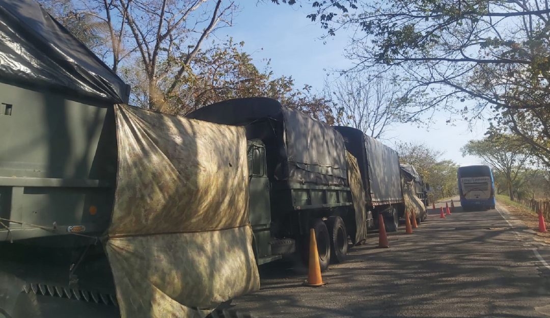 Adrián* enfatizó que la Fuerza Pública solo se ve en la Y de Betoyes y en la entrada a Saravena. El resto de la carretera hacia Tame, no hay presencia. Adrián* enfatizó que la Fuerza Pública solo se ve en la Y de Betoyes y en la entrada a Saravena. El resto de la carretera hacia Tame, no hay presencia.