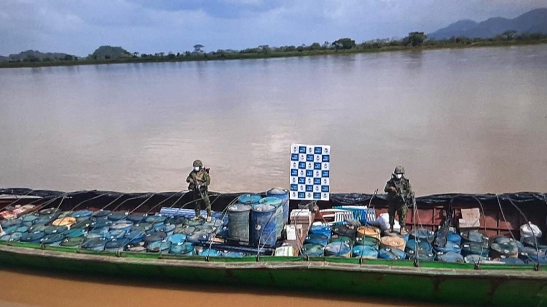 Armada de Colombia incautó cemento y combustible en Bolívar