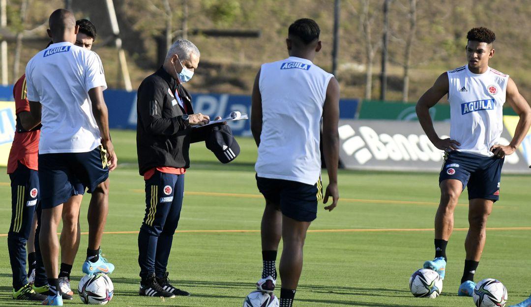Reinaldo Rueda ya cuenta con los 28 jugadores convocados en Barranquilla. Reinaldo Rueda ya cuenta con los 28 jugadores convocados en Barranquilla.