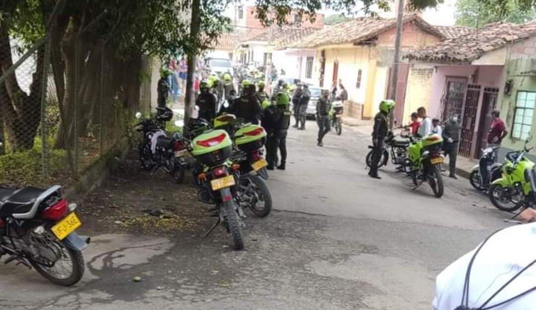Sujetos armados dispararon contra los uniformados Sujetos armados dispararon contra los uniformados
