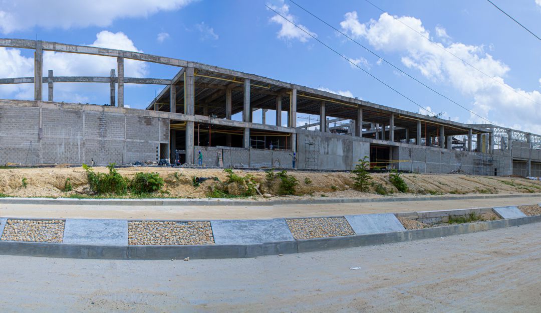 La obra tiene un avance del 81%. Con 28.000 m2 de GLA, 64.300 m2 de área total será el tercer centro comercial de mayor tamaño de Cartagena La obra tiene un avance del 81%. Con 28.000 m2 de GLA, 64.300 m2 de área total será el tercer centro comercial de mayor tamaño de Cartagena