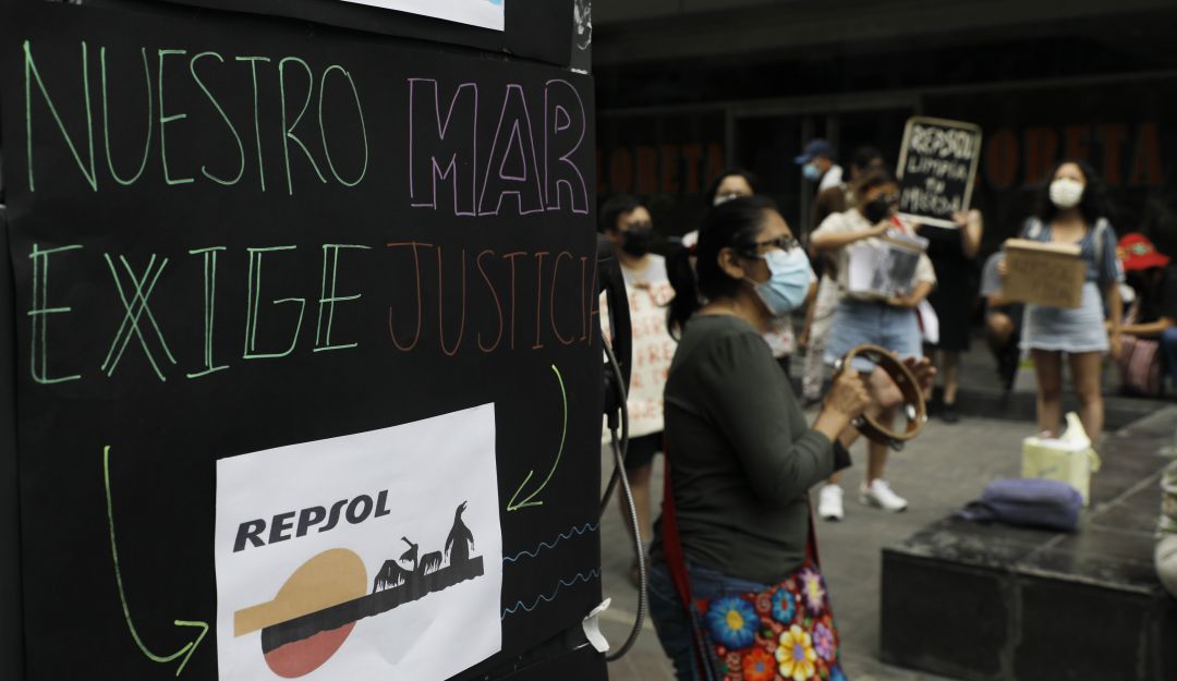 Manifestaciones contra las acciones de Repsol en Perú Manifestaciones contra las acciones de Repsol en Perú