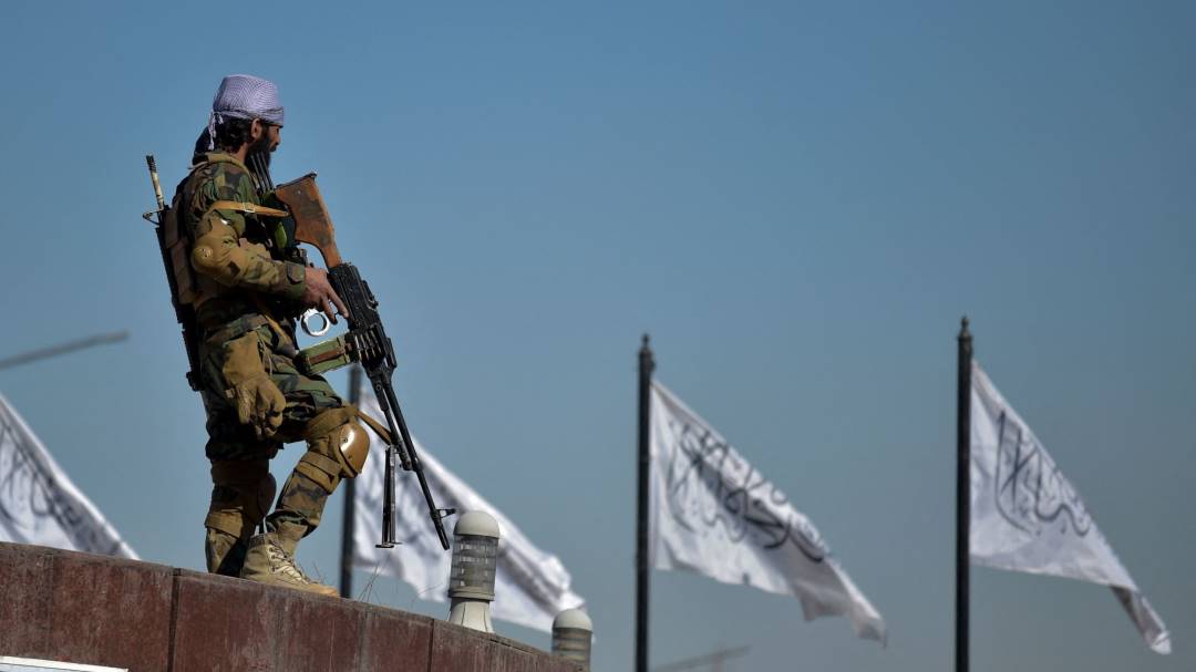 La mujer embarazada que fue rechazada por Nueva Zelanda y acogida por talibanes