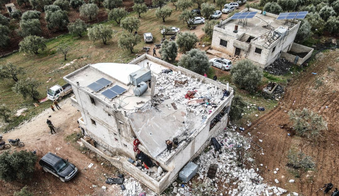 Restos de la operación realizada por las fuerzas estadounidenses en Idlib, Siria. Restos de la operación realizada por las fuerzas estadounidenses en Idlib, Siria.
