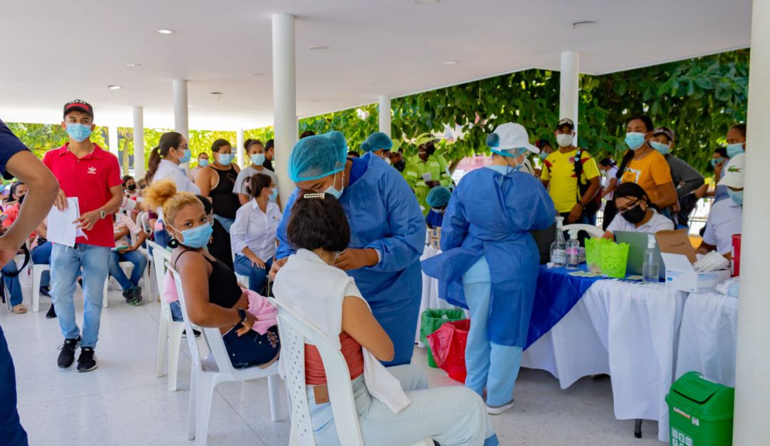 Cartagena cuenta con un avance del 70% en la aplicación de segundas dosis y un 25% en dosis de refuerzos. Cartagena cuenta con un avance del 70% en la aplicación de segundas dosis y un 25% en dosis de refuerzos.