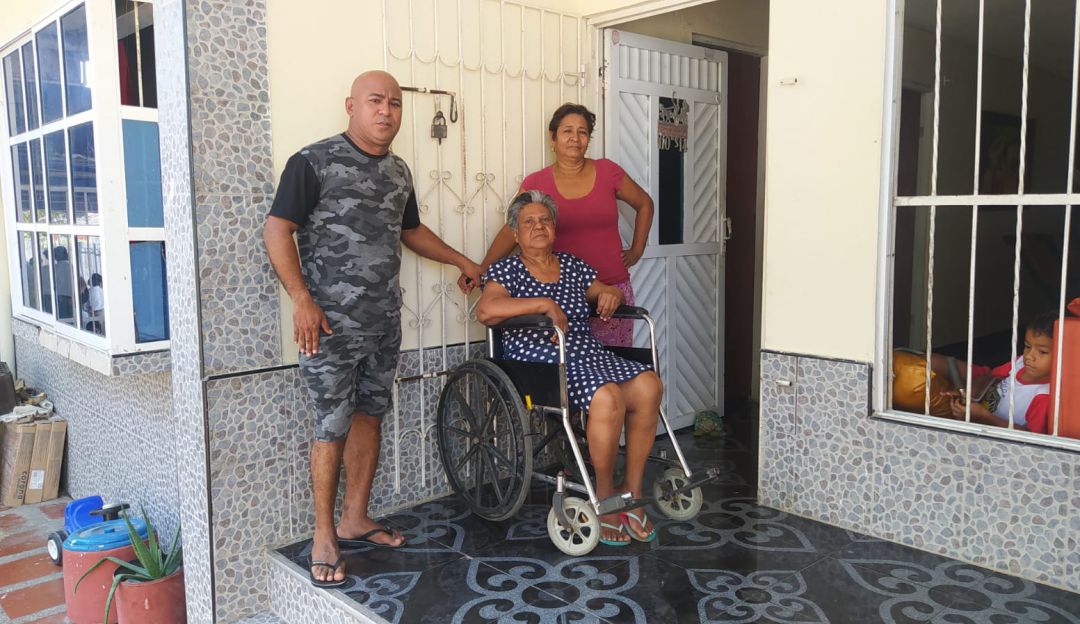 Al parecer, a la señora de 79 años, se le realizo una operación que no era la indicada en una de sus rodillas. Al parecer, a la señora de 79 años, se le realizo una operación que no era la indicada en una de sus rodillas.