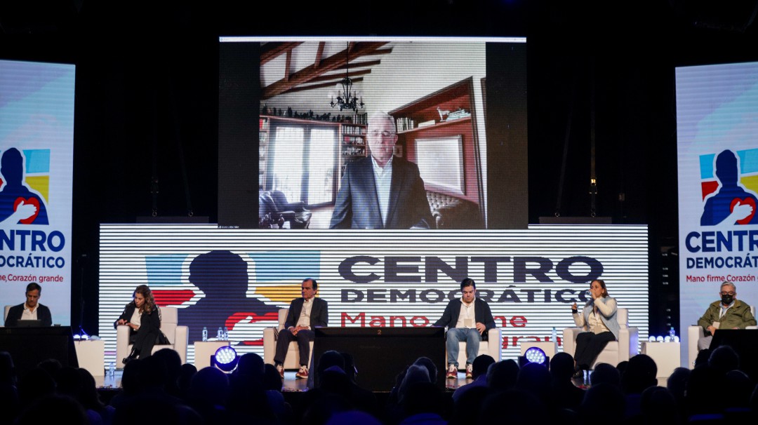 ¿Centro Democrático debe votar en las consultas del próximo 13 de marzo?