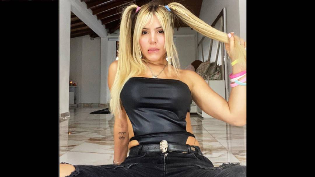 Con una cuerdita, Lina Arroyave tapó zona a la que nunca le da el sol