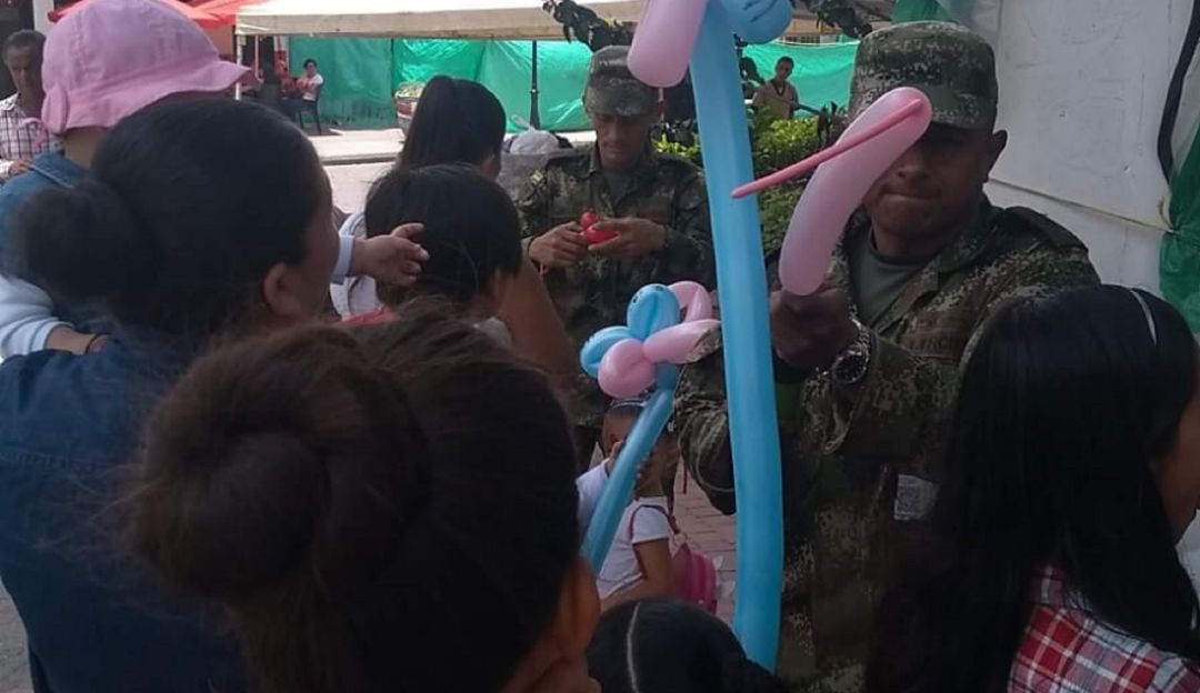 Brigadas del Batallón Ayacucho en los municipios de Caldas Brigadas del Batallón Ayacucho en los municipios de Caldas