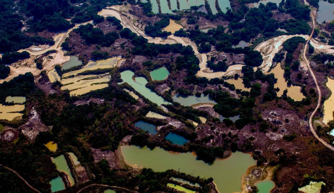 Vista aérea de las afectaciones por minería en la Amazonía brasileña. Foto: Getty Vista aérea de las afectaciones por minería en la Amazonía brasileña. Foto: Getty