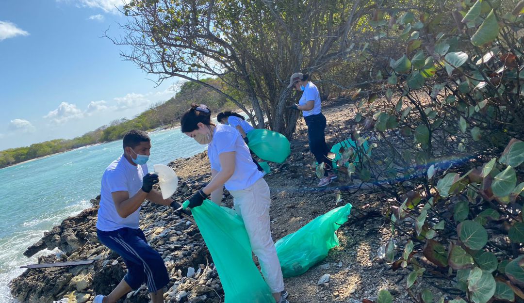 La iniciativa fue realizada por embajadores del Sofitel Barú Casablanca Beach Resort en conjunto con Barú Ambiental y Veolía La iniciativa fue realizada por embajadores del Sofitel Barú Casablanca Beach Resort en conjunto con Barú Ambiental y Veolía