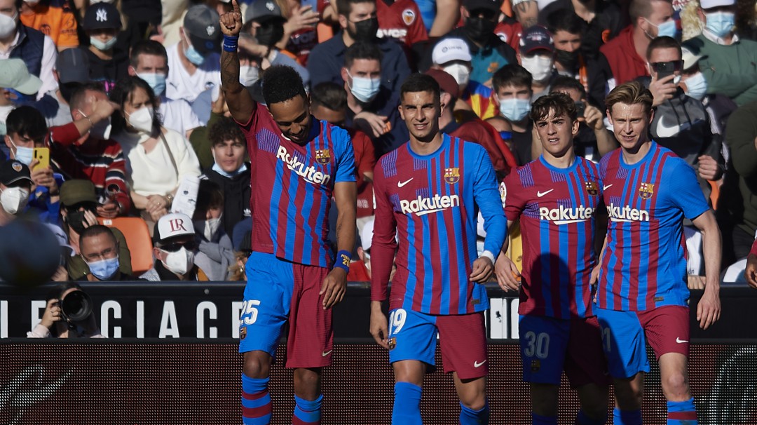 ¡A puro toque! El golazo del Barcelona en su goleada al Valencia