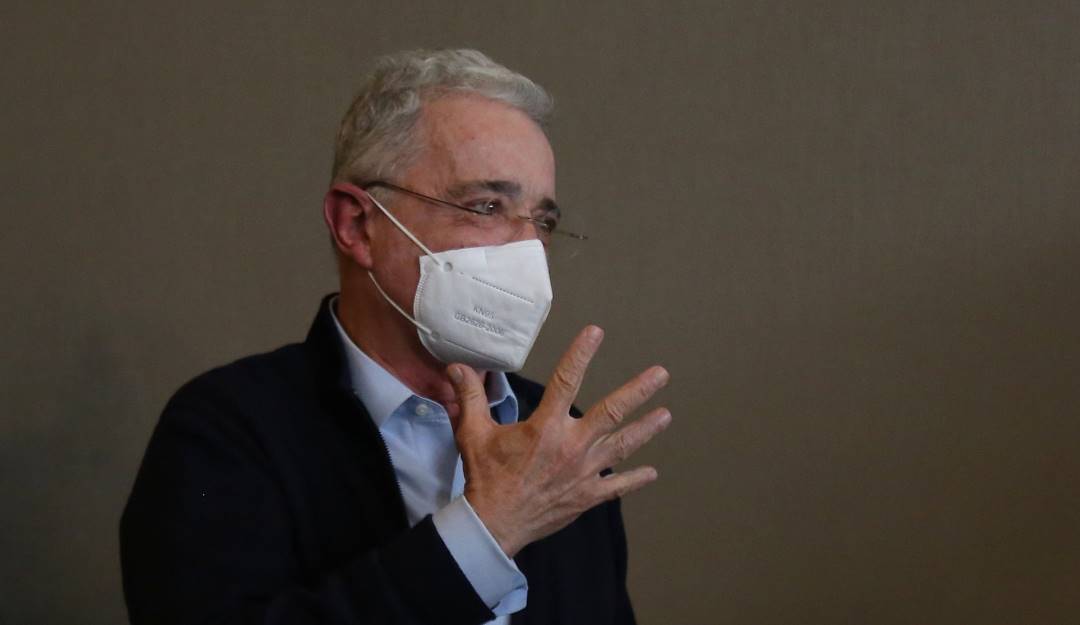 Álvaro Uribe propone crear una prima que contrarreste la inflación | Cortesía: Colprensa Álvaro Uribe propone crear una prima que contrarreste la inflación | Cortesía: Colprensa