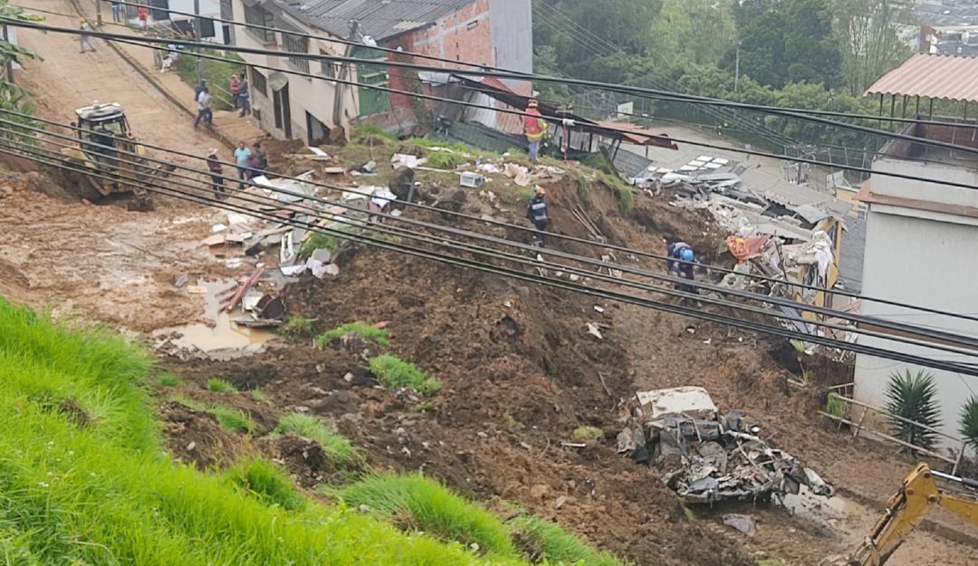 Emergencia en Manizales por deslizamiento Emergencia en Manizales por deslizamiento