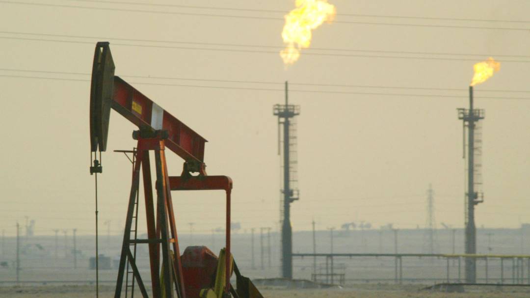 ¿Cómo afecta el alza del precio del petróleo a los colombianos?