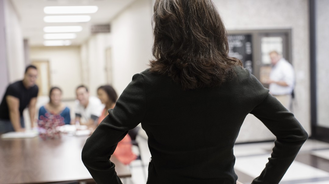 Las mujeres desempeñan el 46% de los cargos directivos en el Estado